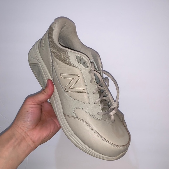 NEW BALANCE SHOES BRAND NEW - Picture 2 of 5